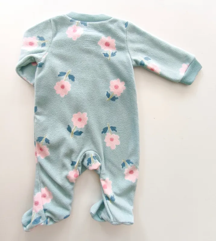 Pijama enterito. carter's. talle: r.n.