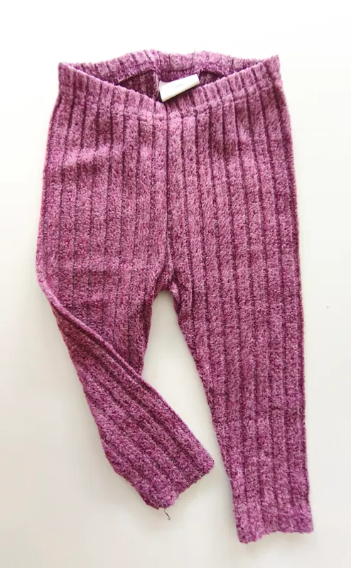 Conjunto tejido. bas. talle: 6 - 9 meses.