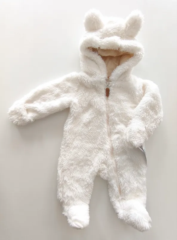 Pijama enterito. carter's. talle: r.n.