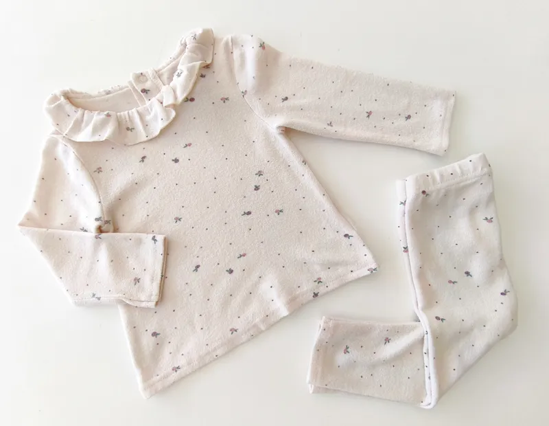 Conjunto tejido. bas. talle: 6 - 9 meses.