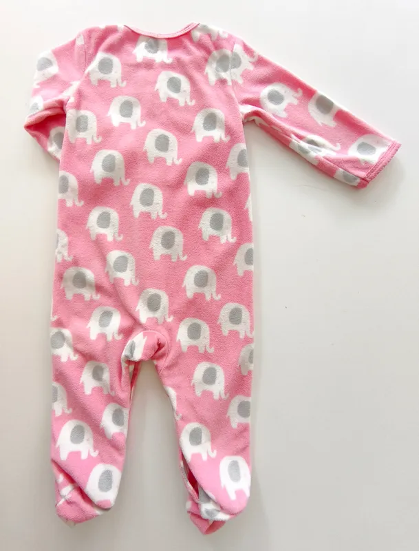 Pijama enterito. carter's. talle: 9 meses.