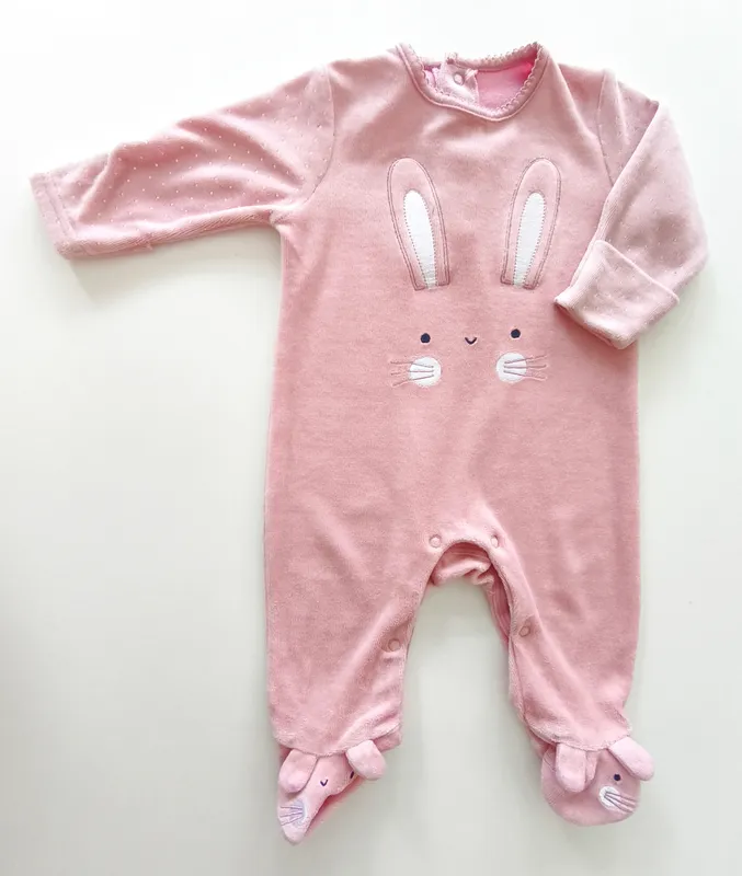 Conjunto de pijama enterito. early days. talle: 0 - 3 meses.