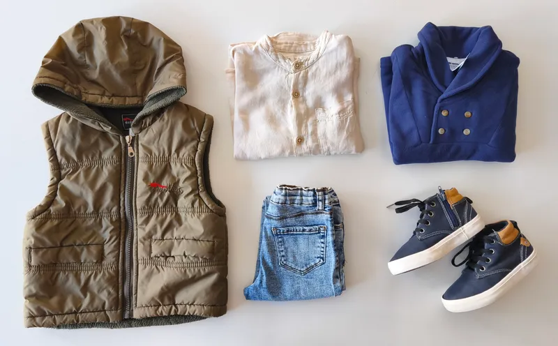 Pack look completo niño. talle: 4. 5 Prendas.