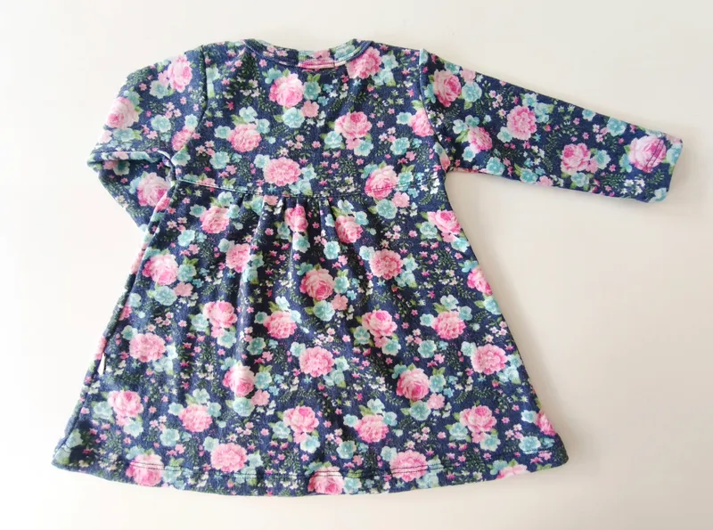 Vestido manga larga. coffee. talle: 12 meses.