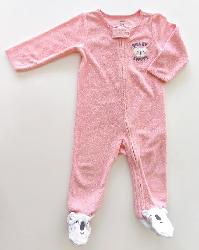 Pijama enterito. carter's. talle: 9 meses.