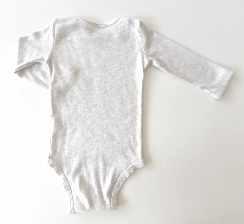 Body manga larga. carter's. talle: 9 meses.