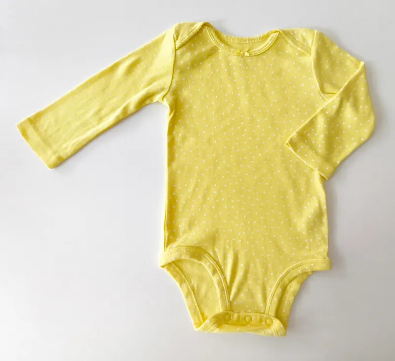 Body manga larga. carter's. talle: 9 meses.