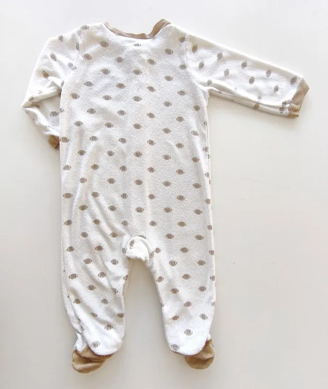 Pijama enterito. carter's. talle: 9 meses.