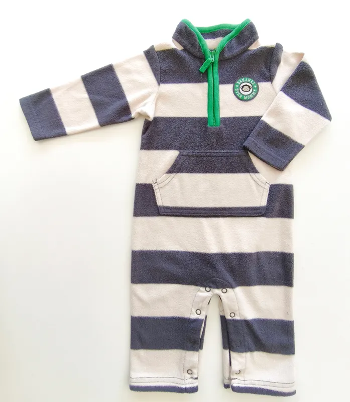 Pijama enterito. carter's. talle: 12 meses.