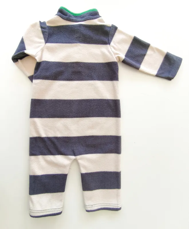 Pijama enterito. carter's. talle: 12 meses.