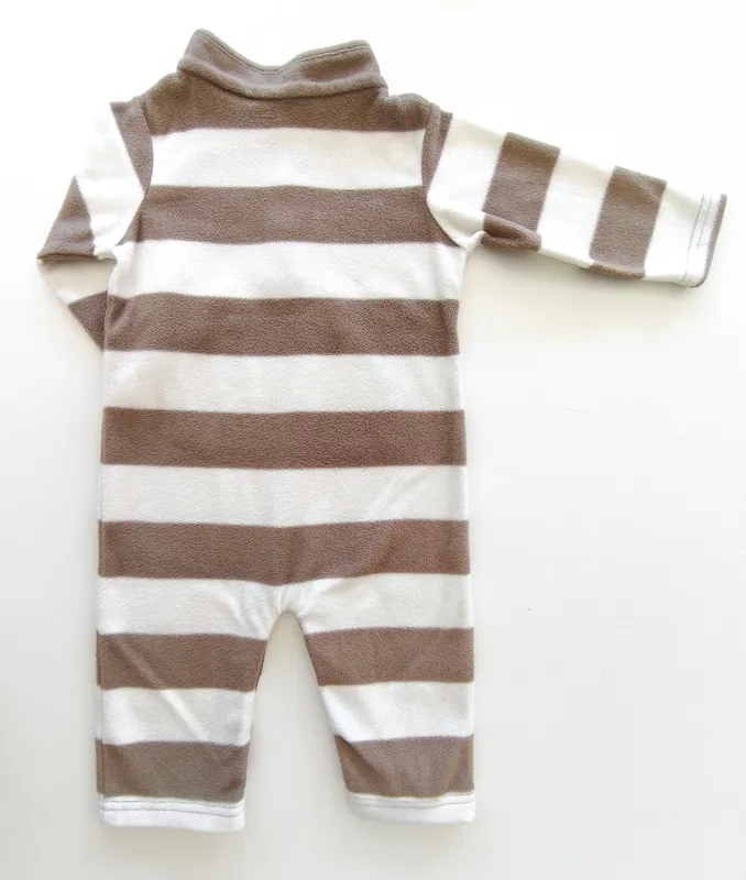 Pijama enterito. carter's. talle: 9 meses.