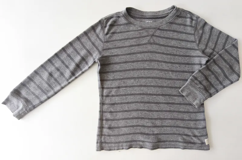 Remera manga larga. carter's. talle: 5.