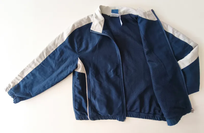 Campera. reebok. talle: 8.