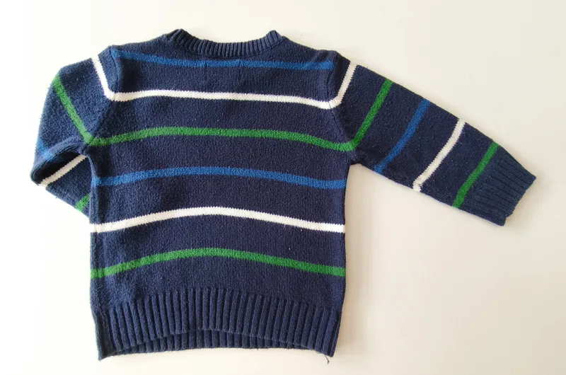 Sweater. talle: 12 - 18 meses.