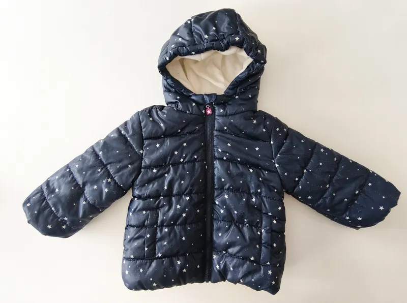 Campera. urb. talle: 18 meses.