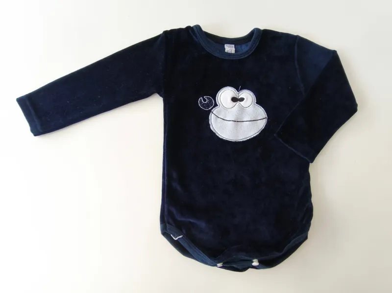 Body manga larga. talle: 12 - 18 meses.
