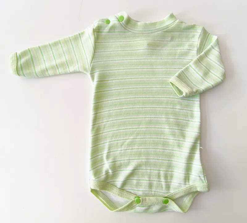 Body manga larga. sassy. talle: 0 - 3 meses.