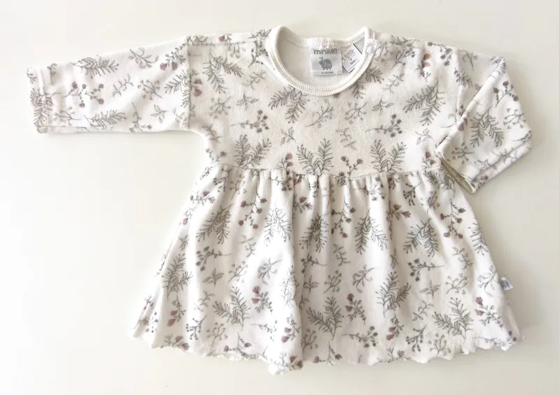Vestido manga larga. minime. talle: 3 meses.