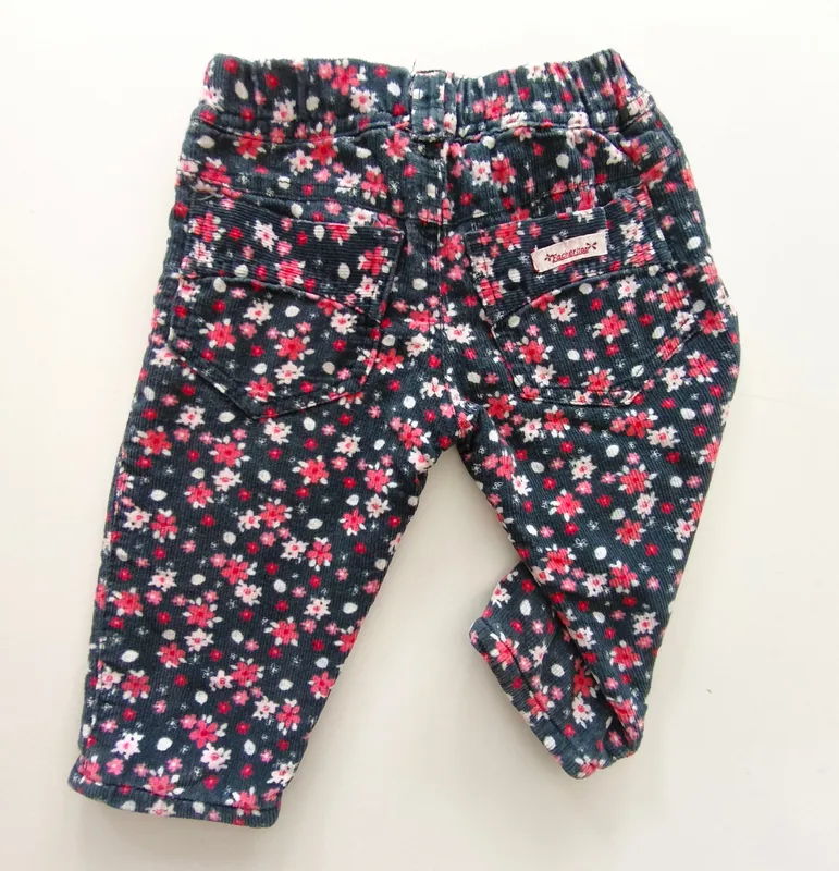 Pantalón. facheritos. talle: 6 - 9 meses.