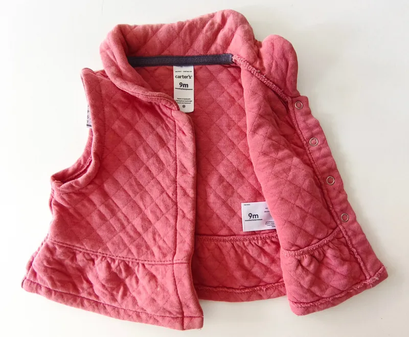Chaleco. carter's. talle: 9 meses.