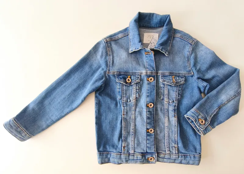 Campera de jean. zara. talle: 8.