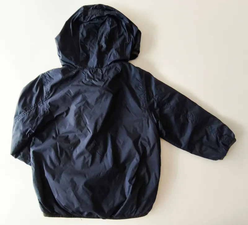 Camperita impermeable. gap. talle: 2.