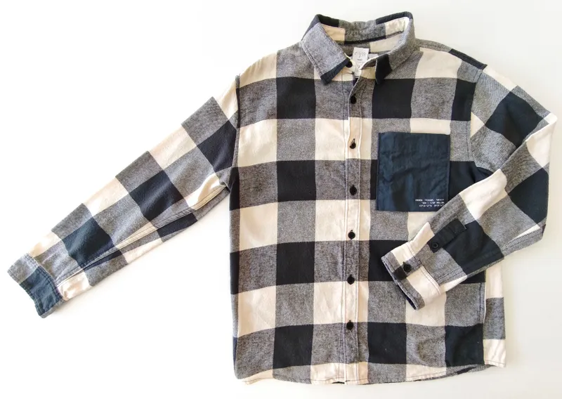Camisa manga larga. zara. talle: 10.
