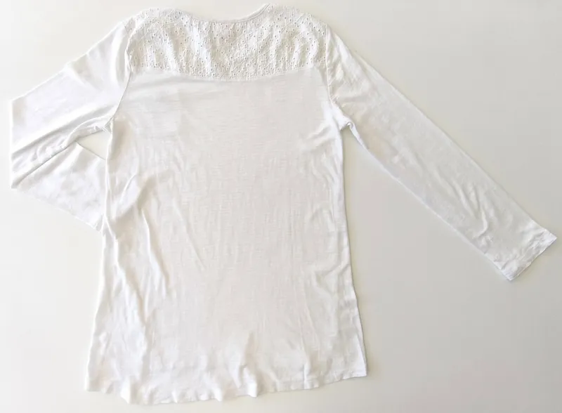 Remera manga larga. zara. talle: 10 - 12.