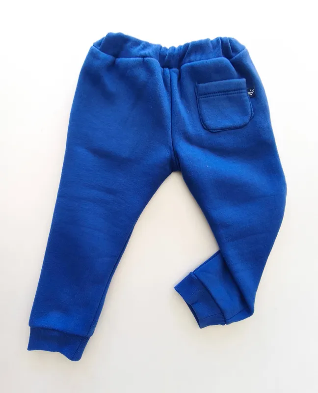 Jogging. sky blue. talle: 4.