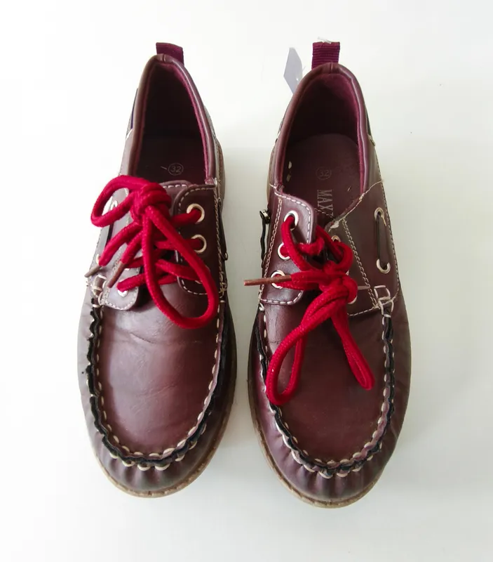 Mocasín. maximum. talle: 32 eur.