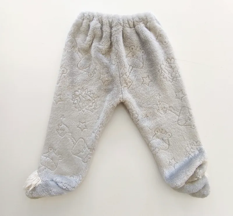 Conjunto de polar. talle: 0 - 3 meses.