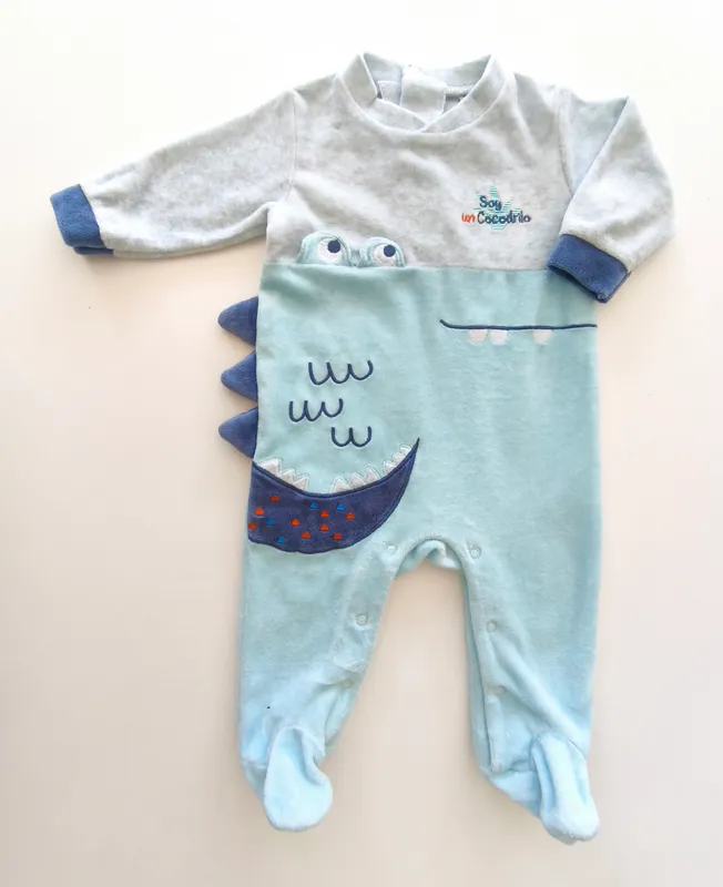 Pijama enterito. pillin. talle: 3 meses.