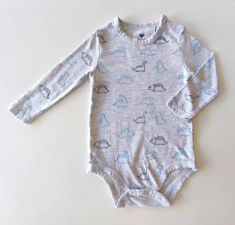 Body manga larga. bas. talle: 3 - 6 meses.
