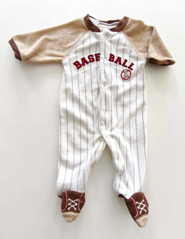 Pijama enterito. carter's. talle: r.n.