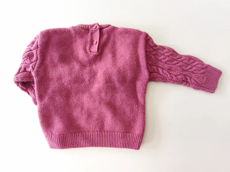 Sweater. bas. talle: 18 - 24 meses.