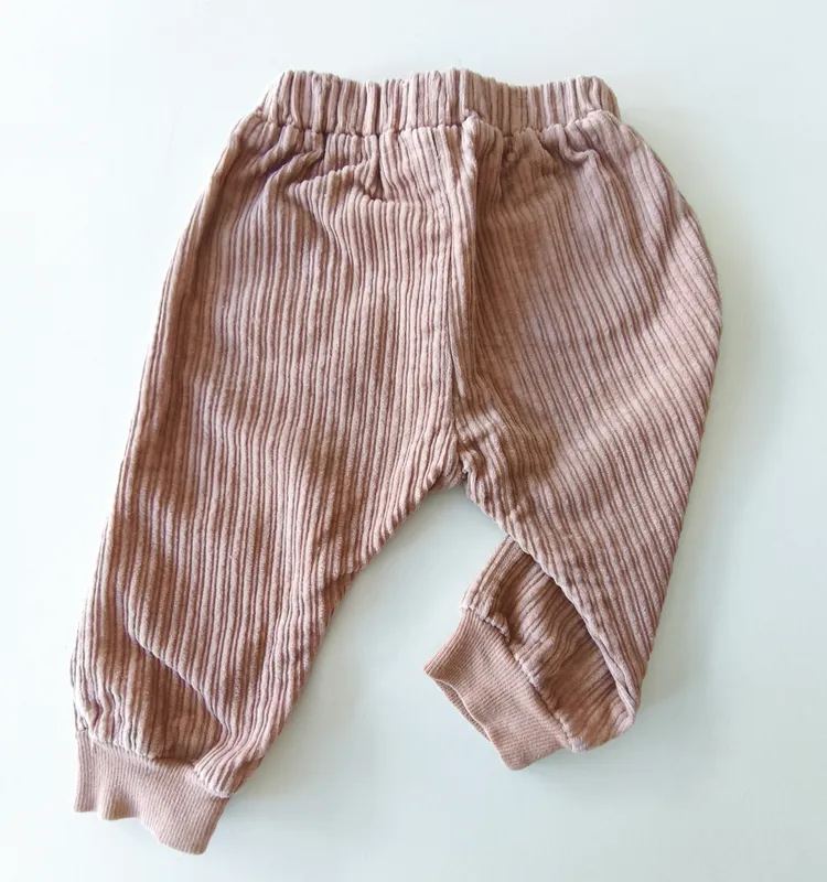 Pantalón. talle: 6 - 12 meses.