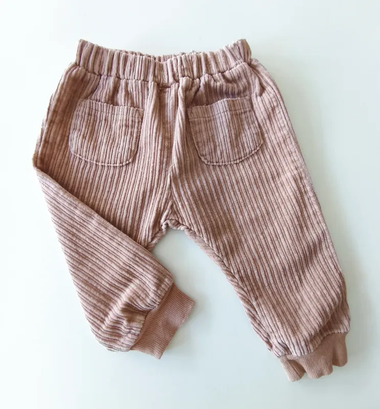 Pantalón. talle: 6 - 12 meses.