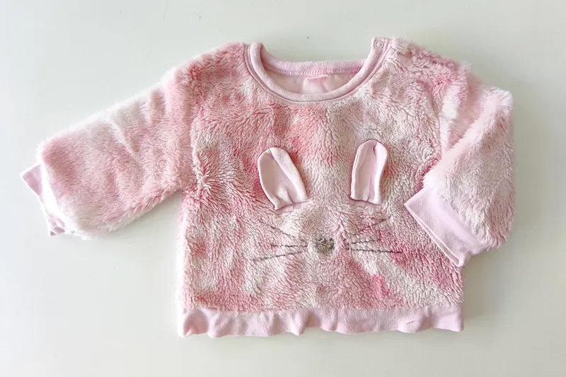 Buzo. infanti. talle: 6 - 9 meses.