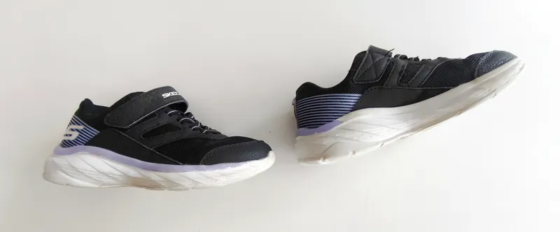 Championes. skechers. talle: 33.