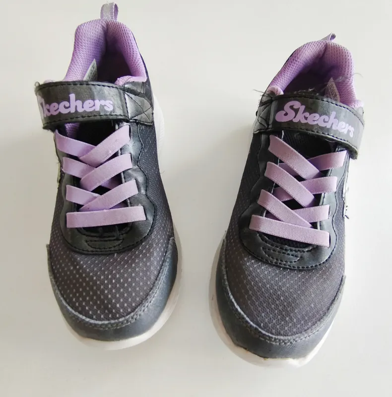 Championes. skechers. talle: 33.