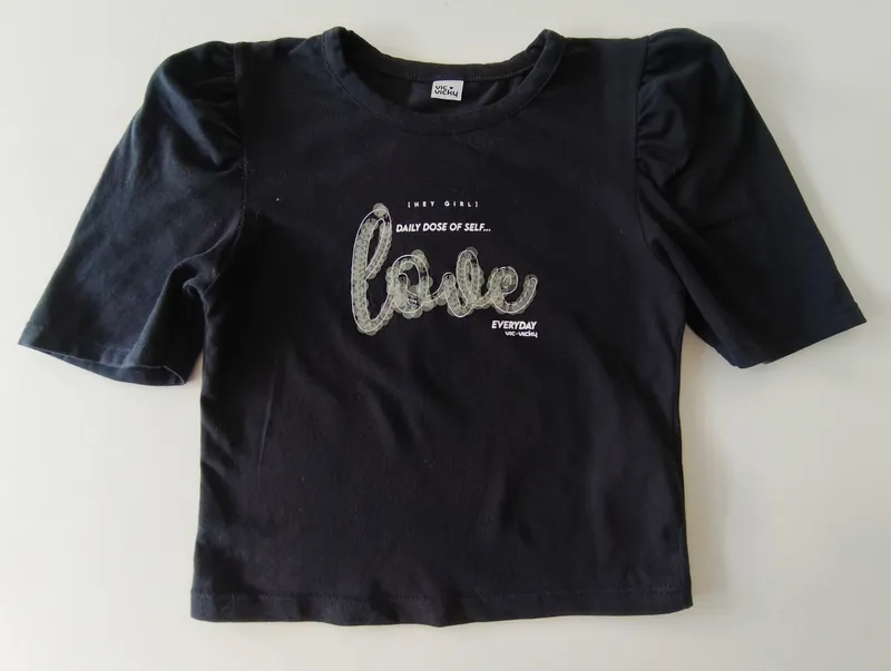 Remera manga corta. vicvicky. talle: 12.