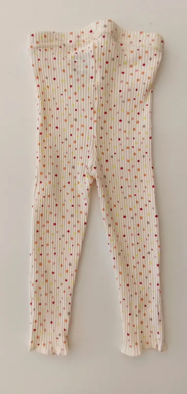 Calza. h&g. talle: 6 - 9 meses.