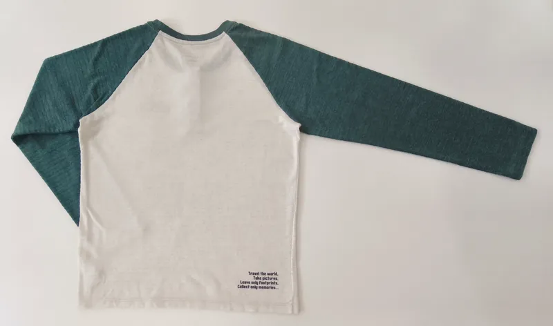 Remera manga larga. fuzarka. talle: 11 -12.
