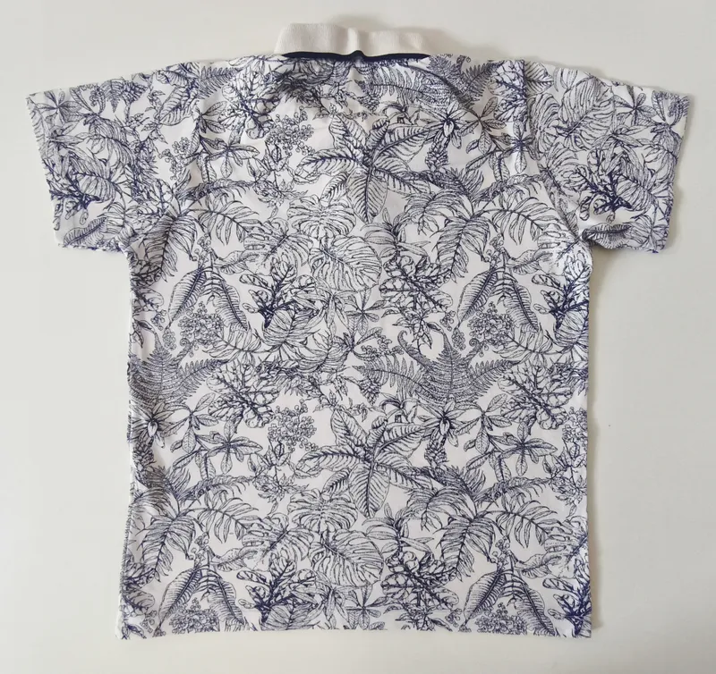 Remera manga corta. fuzarka. talle: 11 - 12.