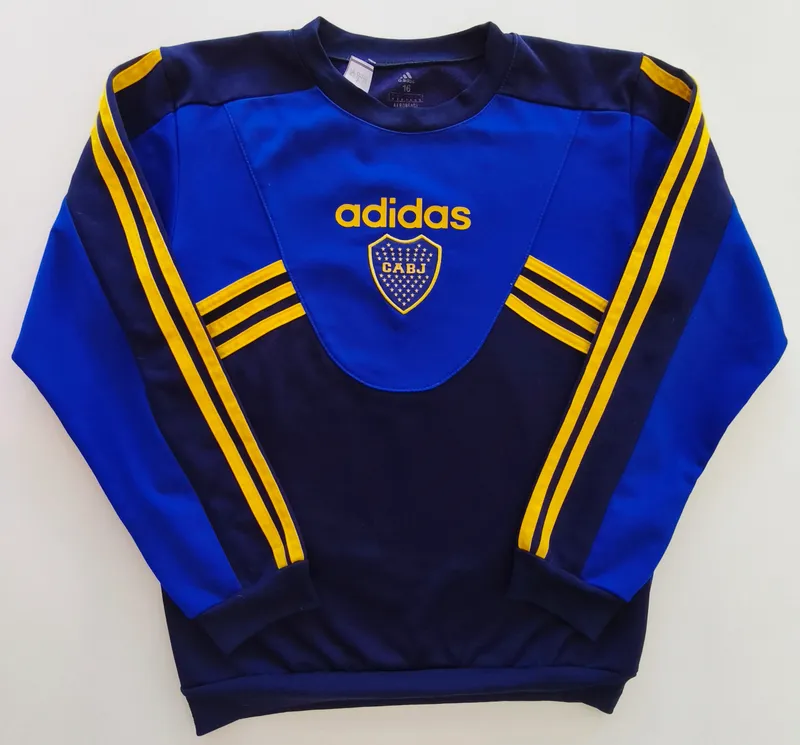 Buzo. adidas. talle: 16.