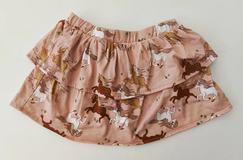 Falda. h&m. talle: 18 - 24 meses.