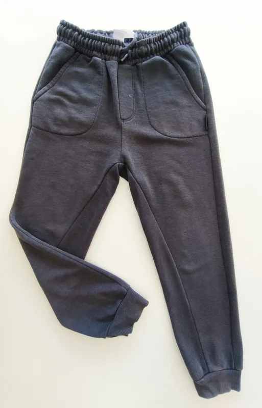 Jogging. zara. talle: 9.