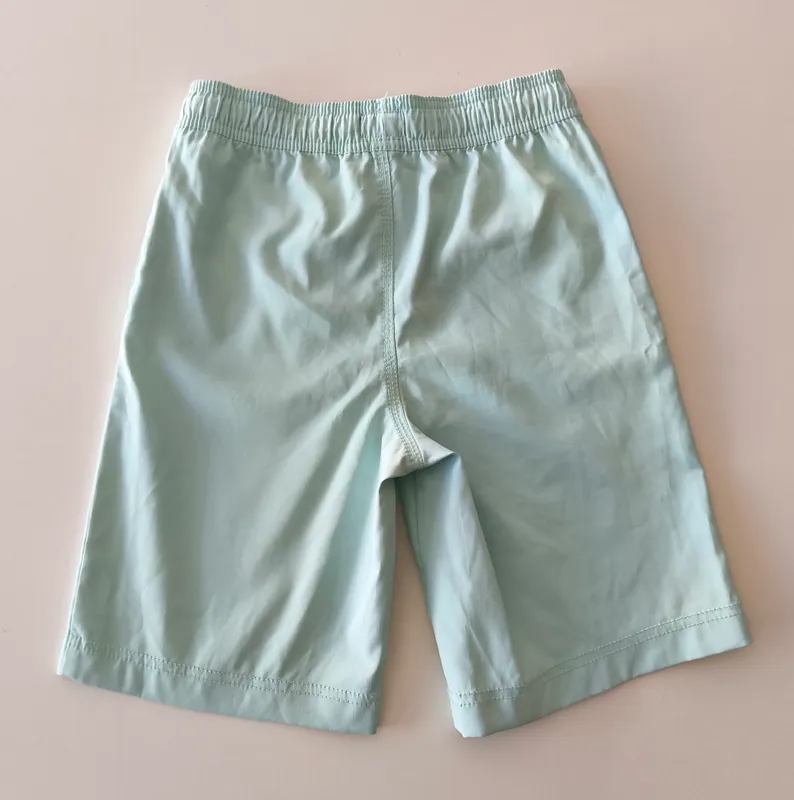 Short traje de baño. oshkosh. talle: 8.
