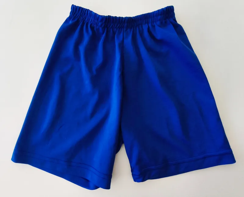Short. talle: 5 - 6.