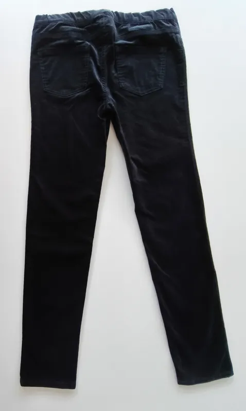 Jean simil gamuza. Forever 21. Talle: 11-12.